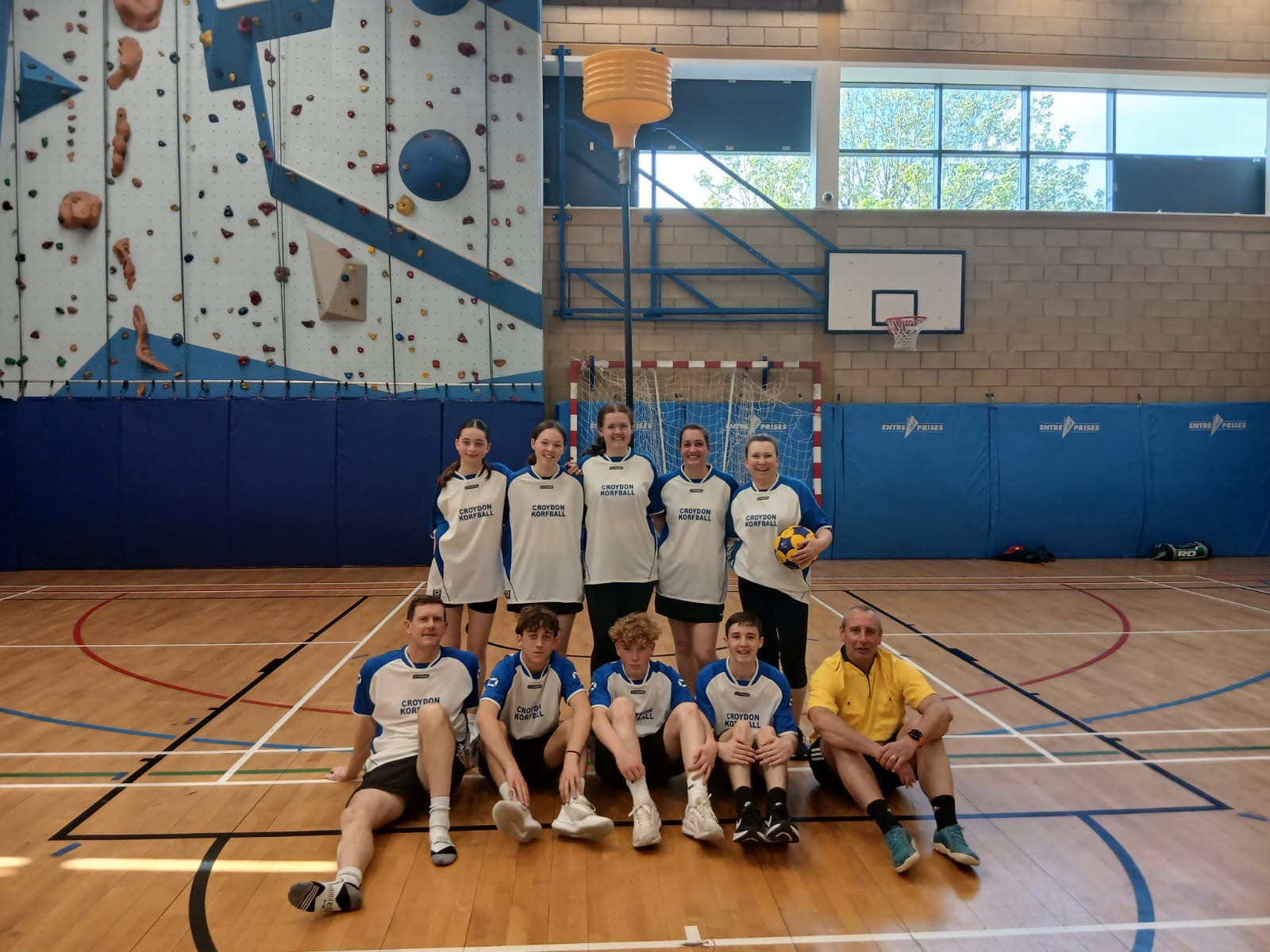 Croydon 3 hold their nerve to see off Supernova 5